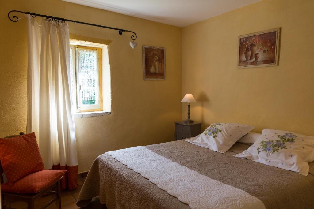 Le Parfum Bleu Bed & Breakfast Chantemerle-les-Grignan Room photo