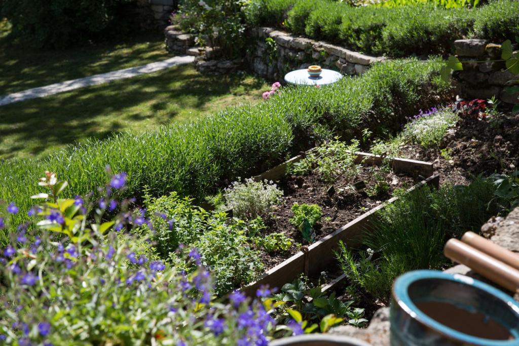 Le Parfum Bleu Bed & Breakfast Chantemerle-les-Grignan Exterior photo